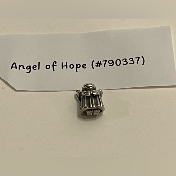 😇 Retired Pandora Angel of Hope Charm in .925 sterling silver - Picture 3 of 5
